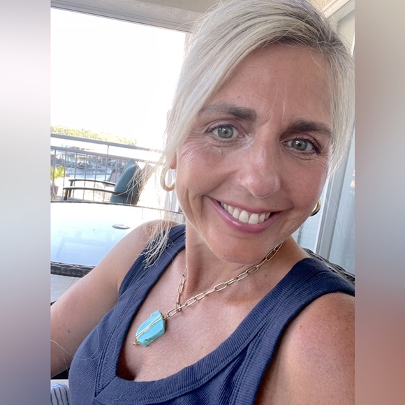 Meet your Posher, Kayla - Picture 1 of 1